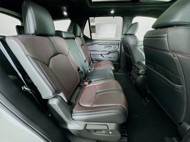 Photo of 2025 Platinum White Pearl Honda Pilot