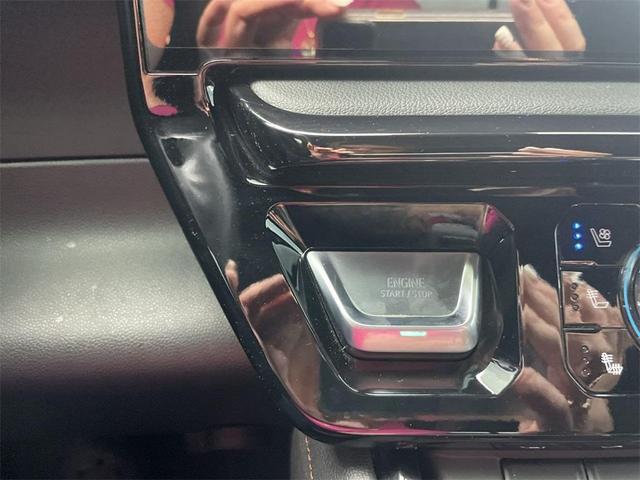 Photo of 2024 Summit White GMC Sierra 1500
