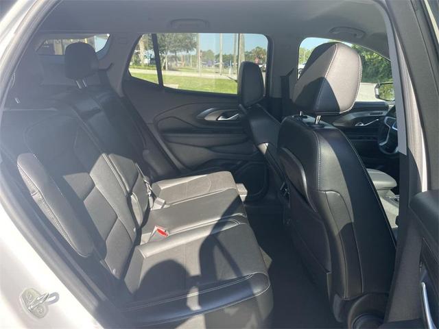 Photo of 2023 Summit White GMC Terrain