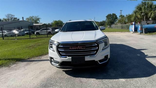 Photo of 2023 Summit White GMC Terrain