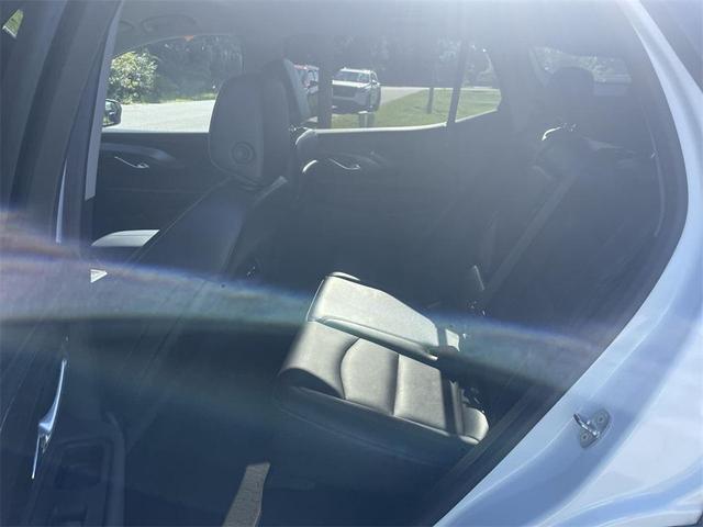 Photo of 2023 Summit White GMC Terrain