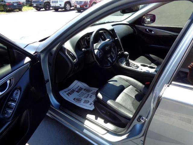 Photo of 2015 Blue INFINITI Q50