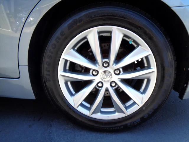 Photo of 2015 Blue INFINITI Q50