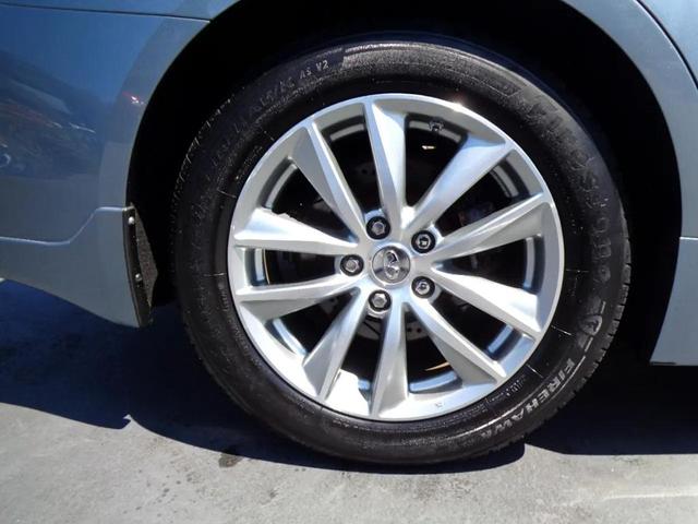 Photo of 2015 Blue INFINITI Q50