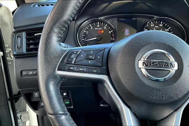 Photo of 2019 White Nissan Rogue