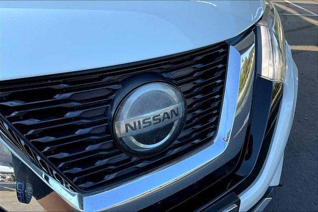 Photo of 2019 White Nissan Rogue