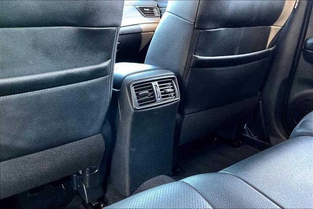 Photo of 2019 White Nissan Rogue