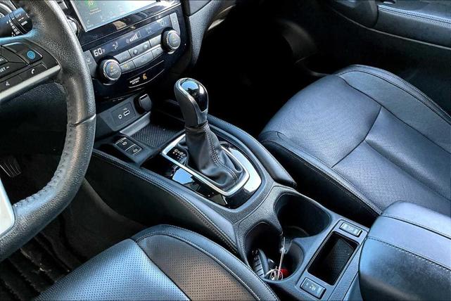 Photo of 2019 White Nissan Rogue