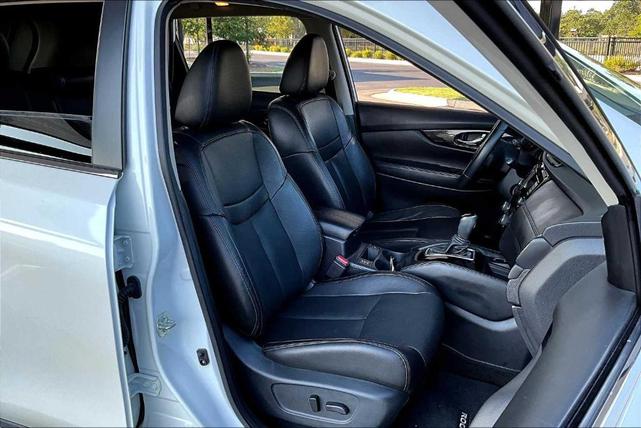 Photo of 2019 White Nissan Rogue