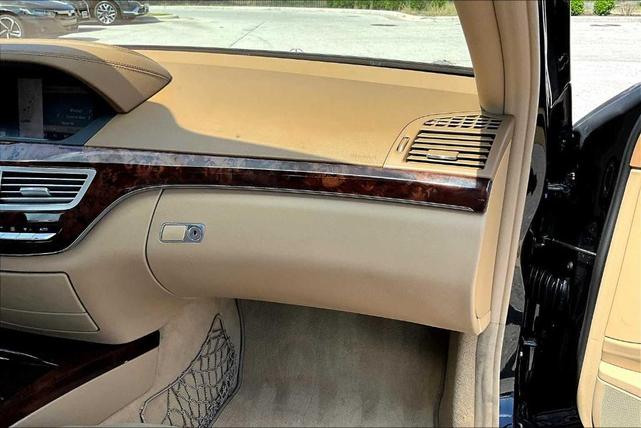 Photo of 2011 Black Mercedes-Benz S-Class