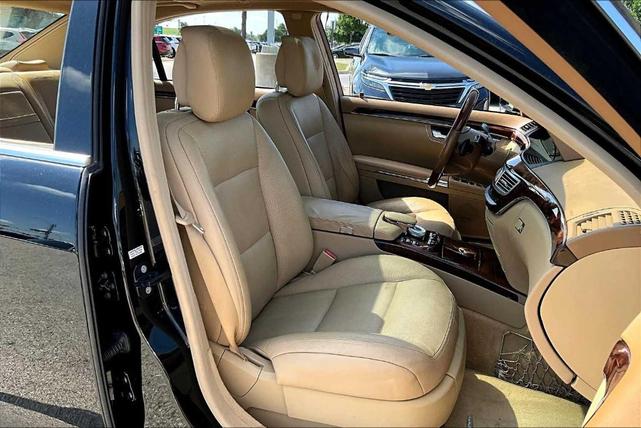 Photo of 2011 Black Mercedes-Benz S-Class