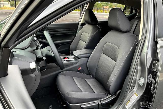 Photo of 2025 Gun Metallic Nissan Altima
