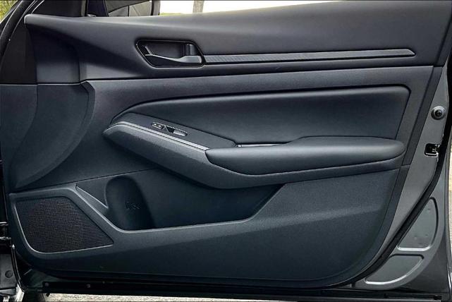 Photo of 2025 Gun Metallic Nissan Altima