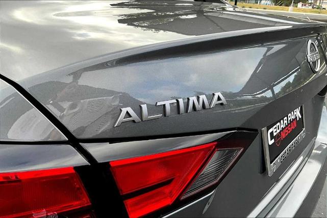 Photo of 2025 Gun Metallic Nissan Altima