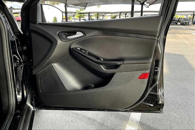 Photo of 2018 Shadow Black Ford Focus