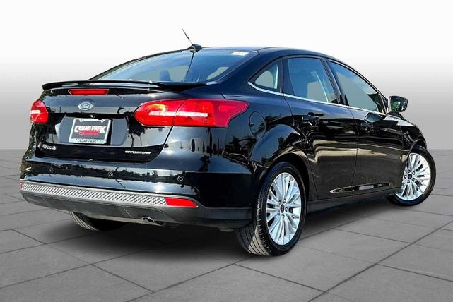 Photo of 2018 Shadow Black Ford Focus