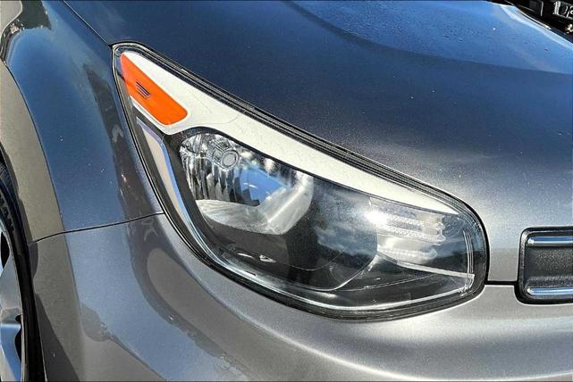 Photo of 2018 Titanium Gray Kia Soul