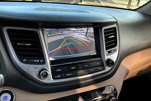 Photo of 2018 Dazzling White Hyundai TUCSON