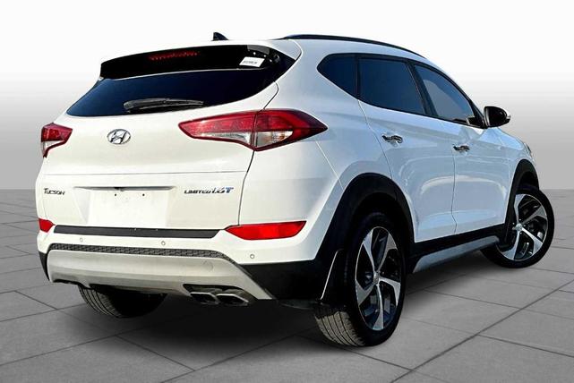 Photo of 2018 Dazzling White Hyundai TUCSON