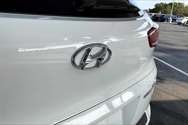 Photo of 2018 Dazzling White Hyundai TUCSON