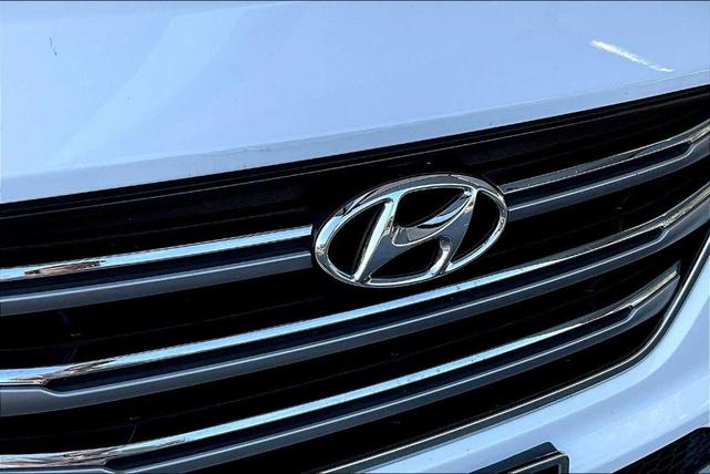 Photo of 2018 Dazzling White Hyundai TUCSON