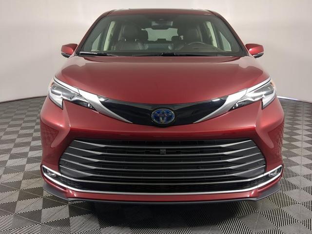 Photo of 2021 Ruby Flare Pearl Toyota Sienna