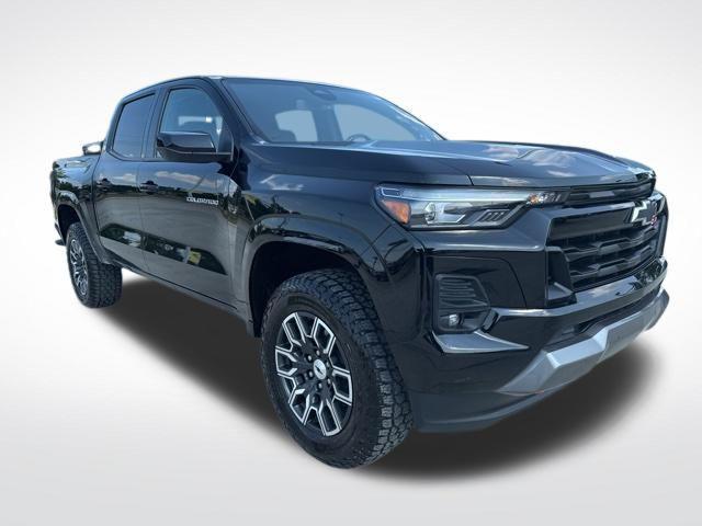 Photo of 2023 Black Chevrolet Colorado