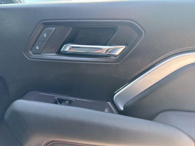 Photo of 2023 Black Chevrolet Colorado
