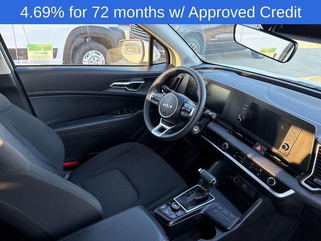 Photo of 2024 Snow White Pearl Kia Sportage