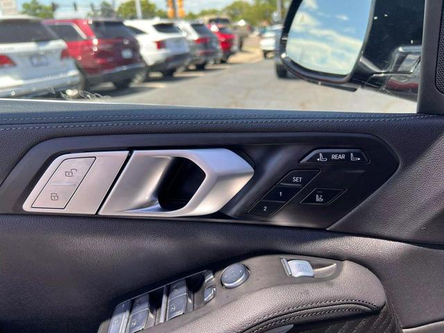 Photo of 2022 Black BMW X7