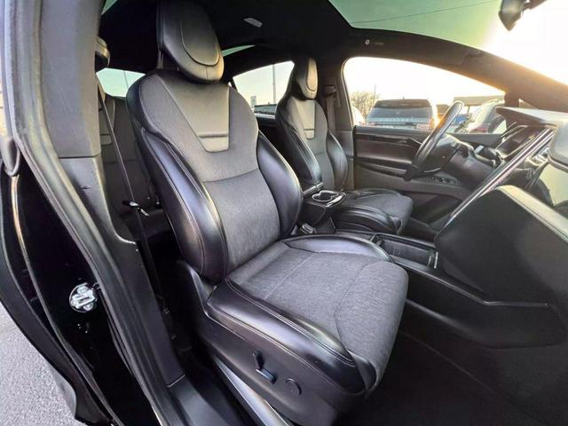 Photo of 2017 Black Tesla Model X