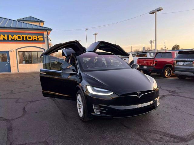 Photo of 2017 Black Tesla Model X