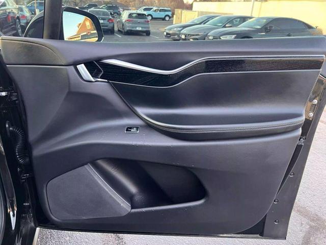 Photo of 2017 Black Tesla Model X