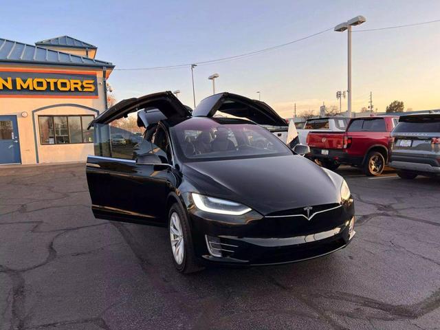 Photo of 2017 Black Tesla Model X