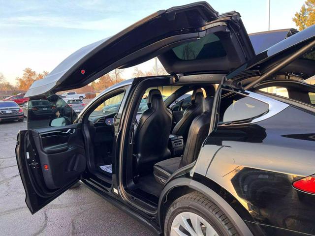 Photo of 2017 Black Tesla Model X