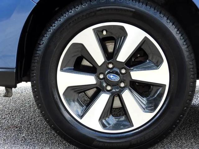 Photo of 2017 Quartz Blue Pearl Subaru Forester