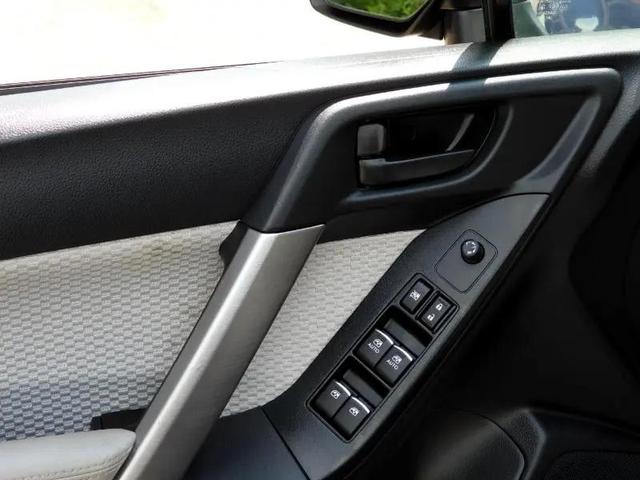 Photo of 2017 Quartz Blue Pearl Subaru Forester