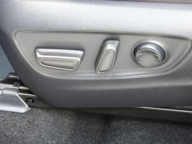Photo of 2019 Super White Toyota RAV4