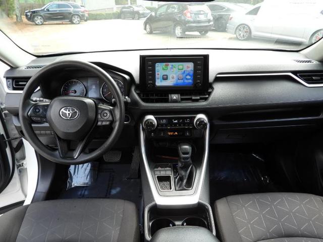 Photo of 2019 Super White Toyota RAV4
