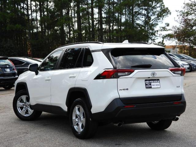 Photo of 2019 Super White Toyota RAV4