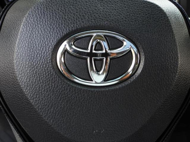 Photo of 2019 Super White Toyota RAV4