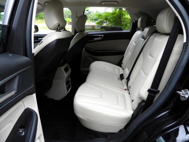 Photo of 2018 Shadow Black Ford Edge