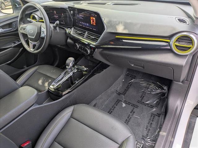 Photo of 2024 Summit White Chevrolet Trax