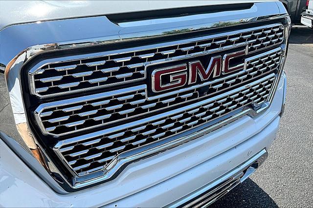 Photo of 2019 Summit White GMC Sierra 1500