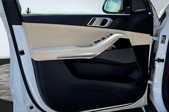 Photo of 2019 Alpine White BMW X5