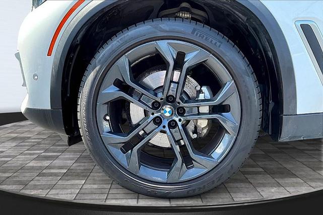Photo of 2019 Alpine White BMW X5