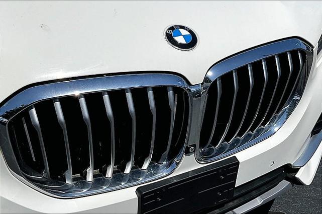 Photo of 2019 Alpine White BMW X5