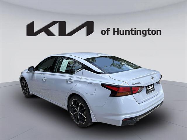 Photo of 2024 Gray Sky Pearl Nissan Altima