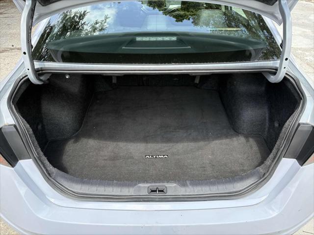 Photo of 2024 Gray Sky Pearl Nissan Altima