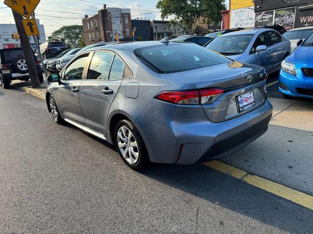 Photo of 2023 Gray Toyota Corolla